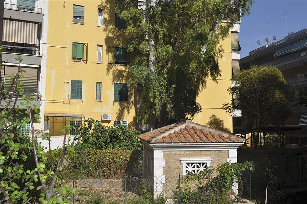 לינה וארוחת בוקר רומא Domus Cornelia מראה חיצוני תמונה
