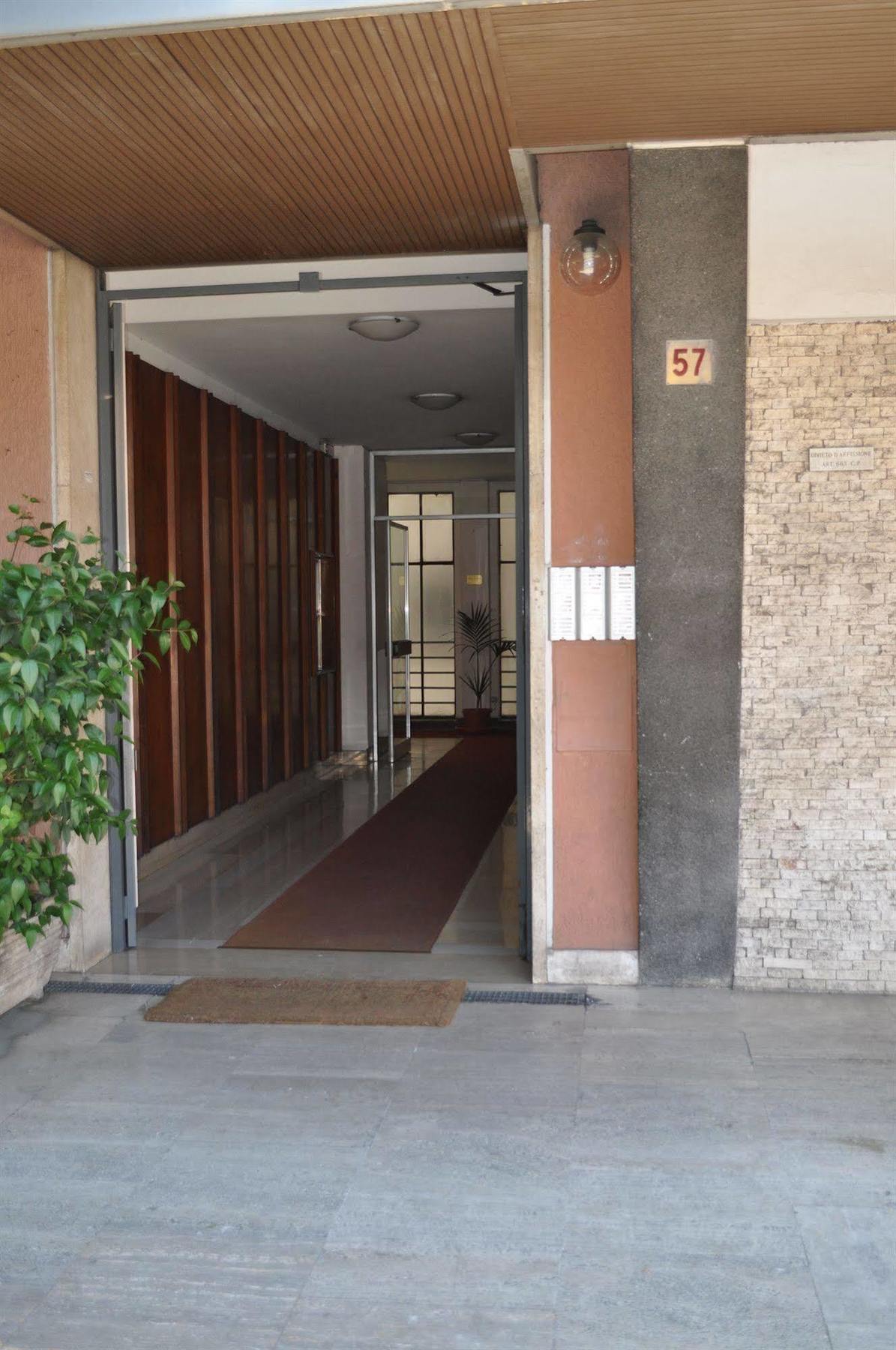 לינה וארוחת בוקר רומא Domus Cornelia מראה חיצוני תמונה